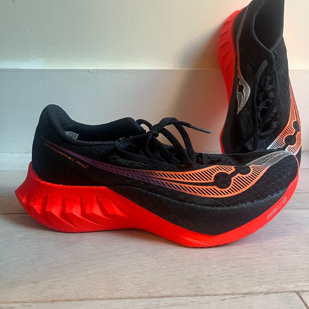 Saucony Endorphin Pro 4 - Women’s 9.5 - Black and BRIGHT Red - Never worn